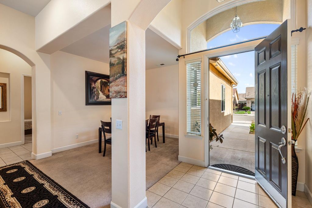 Image 9 of property listing at 6265 W Menlo Avenue, Fresno, CA 93722