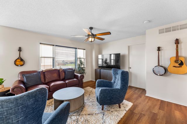 5317 W 44th ST S, Wichita, KS 67215