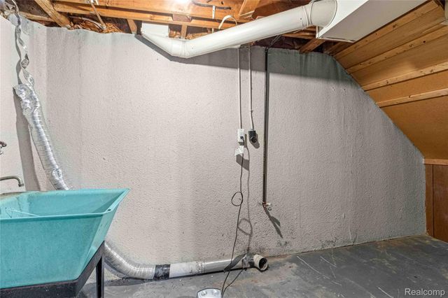 35906 Somerset Street, Westland, MI 48186