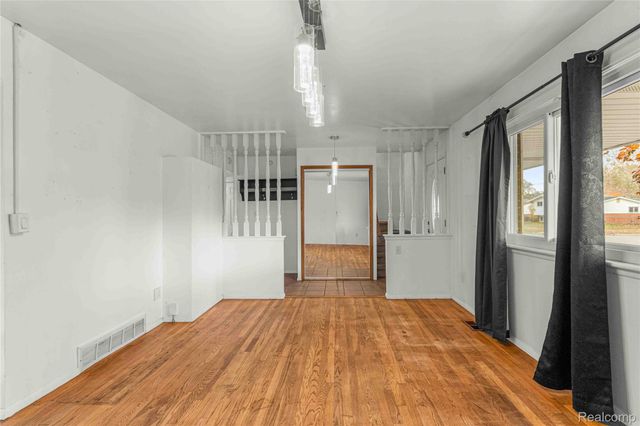 35906 Somerset Street, Westland, MI 48186