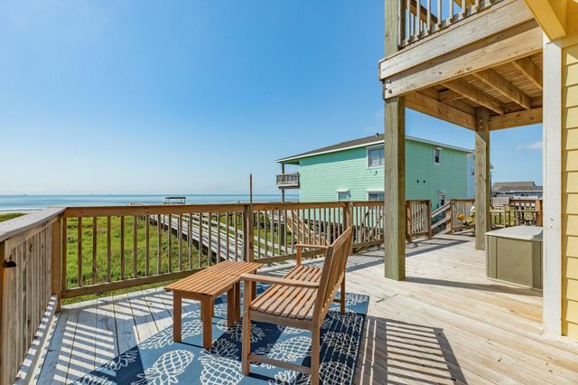 2032 Blue Water Highway CR257, Surfside Beach, TX 77541
