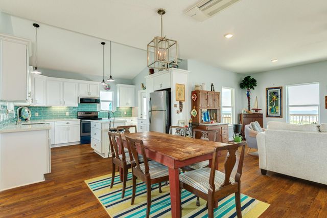 2032 Blue Water Highway CR257, Surfside Beach, TX 77541