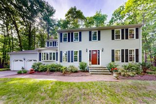 13 Garry Dr, Medfield, MA 02052