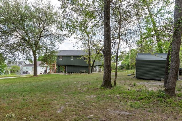 581 Northwood Drive, Point Blank, TX 77364