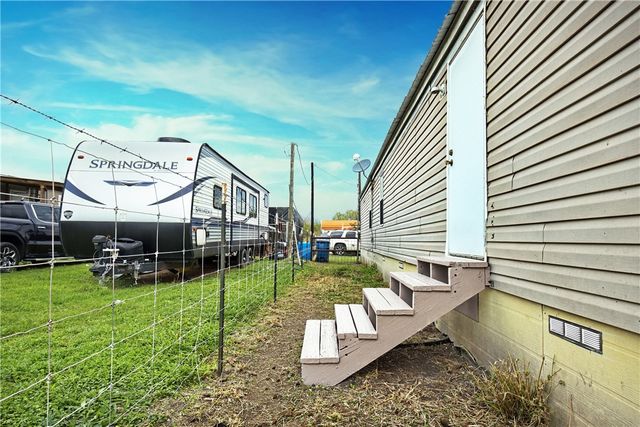 10573 County Road 2337, Sinton, TX 78387