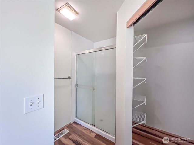 101 Eagle Ridge Drive E, Puyallup, WA 98374