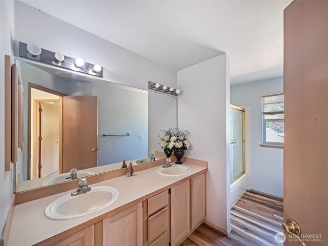 101 Eagle Ridge Drive E, Puyallup, WA 98374