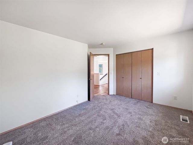 101 Eagle Ridge Drive E, Puyallup, WA 98374