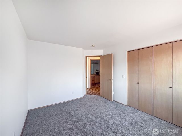 101 Eagle Ridge Drive E, Puyallup, WA 98374