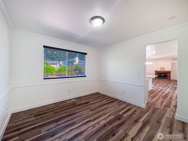 101 Eagle Ridge Drive E, Puyallup, WA 98374