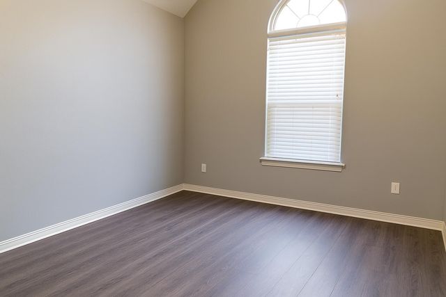 920 E Weldon Drive, Nixa, MO 65714