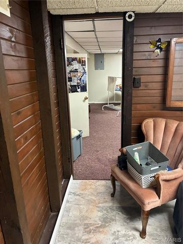 6904 Parkdale Drive, Velda City, MO 63121