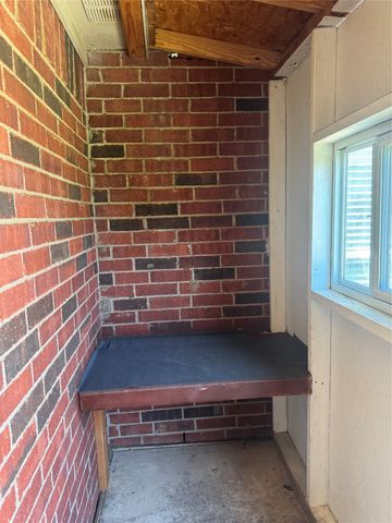 6711 Kinross Drive, Arlington, TX 76002