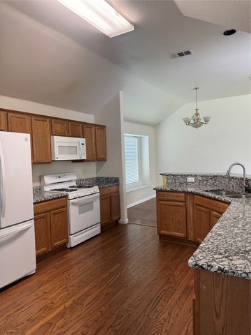 6711 Kinross Drive, Arlington, TX 76002