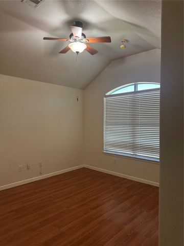 6711 Kinross Drive, Arlington, TX 76002