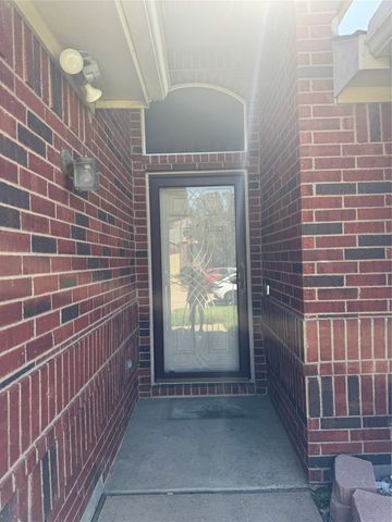 6711 Kinross Drive, Arlington, TX 76002
