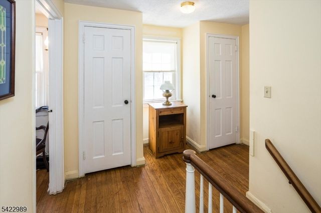 31 Burlington Rd, Clifton City, NJ 07012