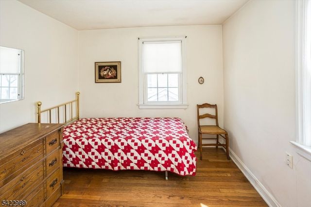 31 Burlington Rd, Clifton City, NJ 07012