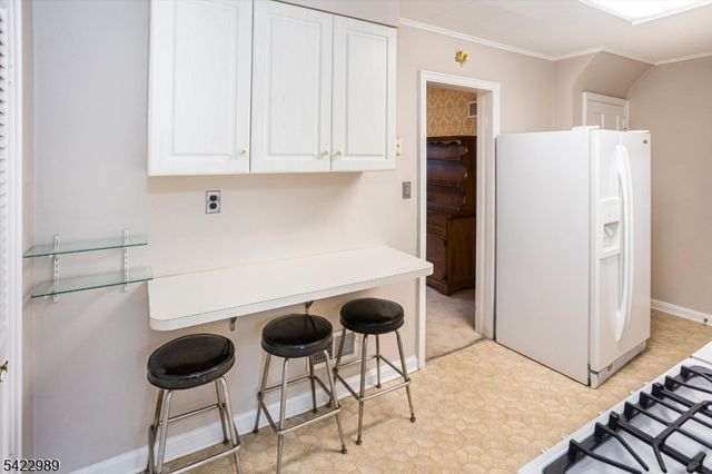 31 Burlington Rd, Clifton City, NJ 07012