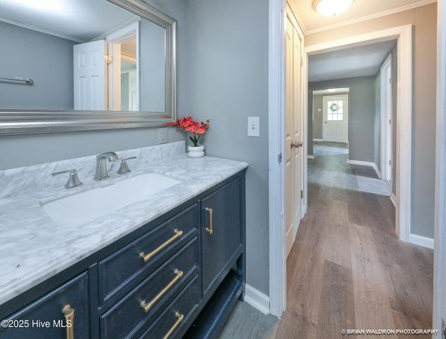 204 Pinewood Avenue, Elizabeth City, NC 27909