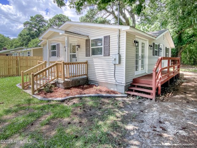 204 Pinewood Avenue, Elizabeth City, NC 27909