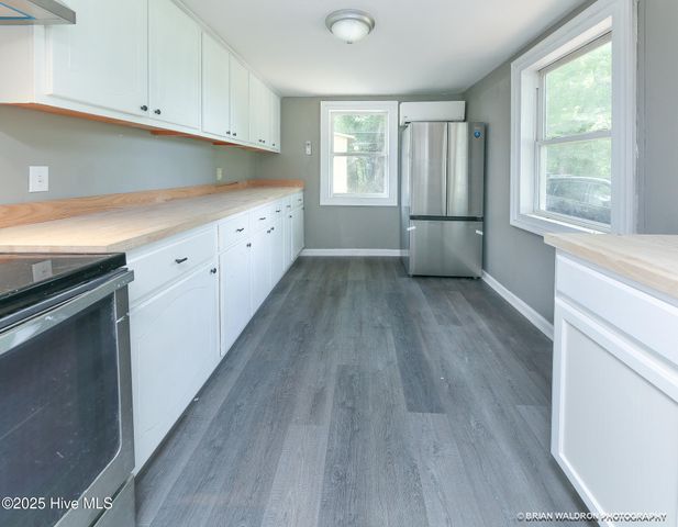 204 Pinewood Avenue, Elizabeth City, NC 27909