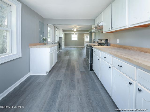 204 Pinewood Avenue, Elizabeth City, NC 27909