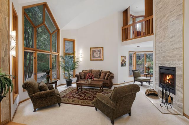 4166 Heatherton Place, Minnetonka, MN 55345