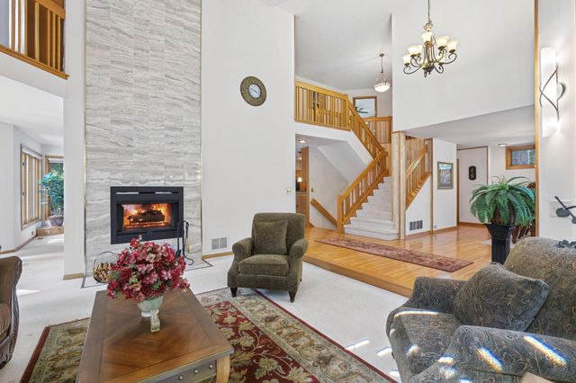 4166 Heatherton Place, Minnetonka, MN 55345