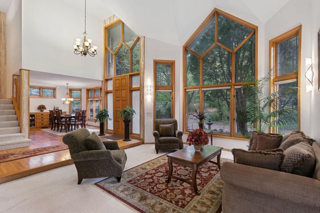 4166 Heatherton Place, Minnetonka, MN 55345