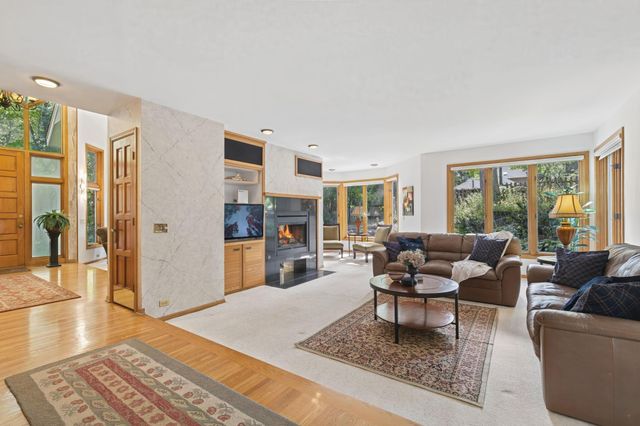 4166 Heatherton Place, Minnetonka, MN 55345