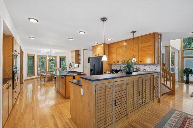 4166 Heatherton Place, Minnetonka, MN 55345