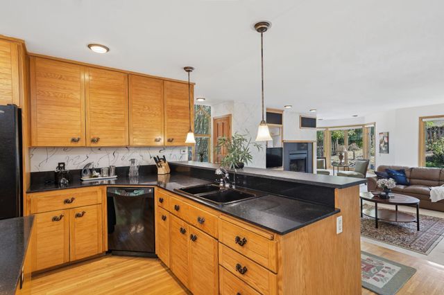4166 Heatherton Place, Minnetonka, MN 55345