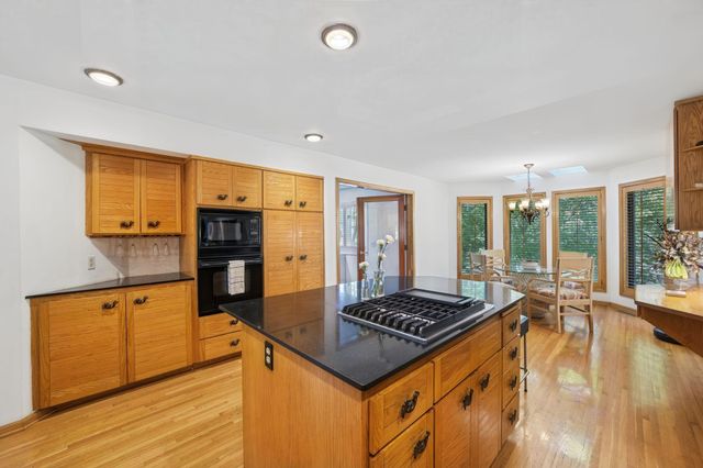 4166 Heatherton Place, Minnetonka, MN 55345