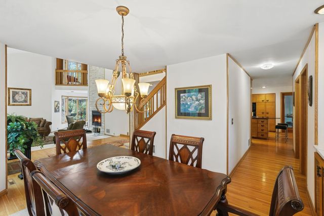 4166 Heatherton Place, Minnetonka, MN 55345