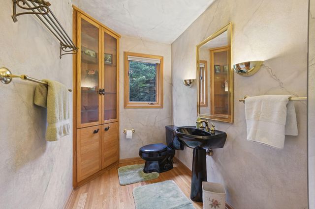 4166 Heatherton Place, Minnetonka, MN 55345