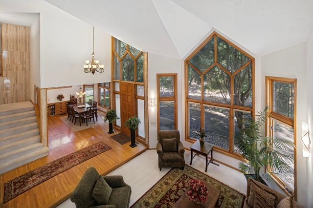 4166 Heatherton Place, Minnetonka, MN 55345