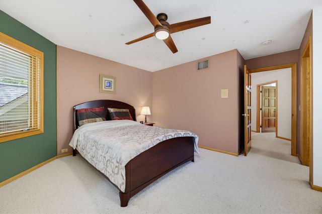 4166 Heatherton Place, Minnetonka, MN 55345