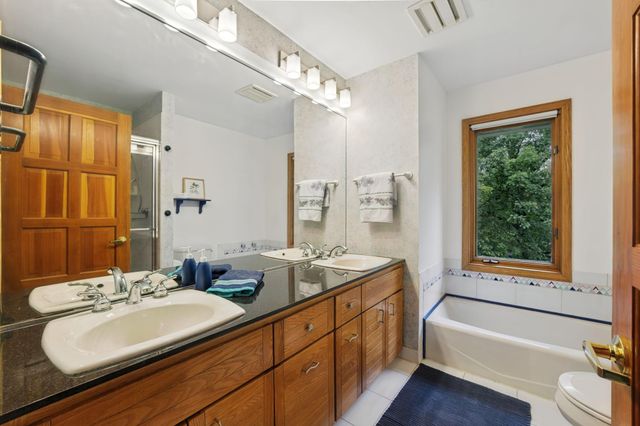 4166 Heatherton Place, Minnetonka, MN 55345