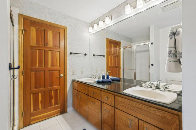 4166 Heatherton Place, Minnetonka, MN 55345