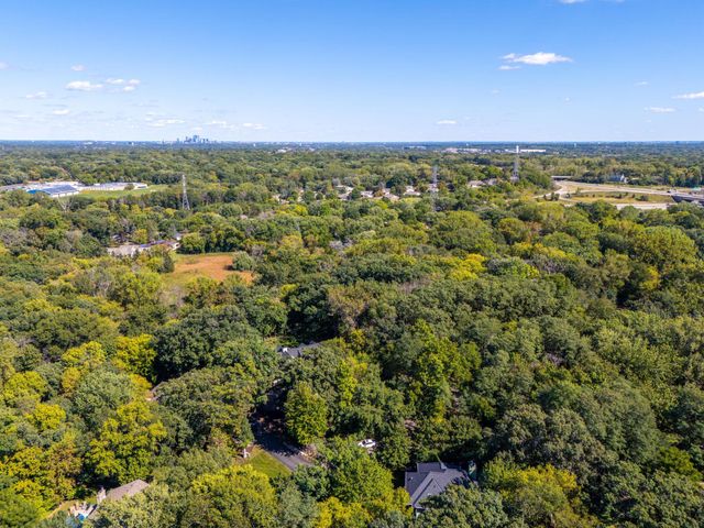 4166 Heatherton Place, Minnetonka, MN 55345