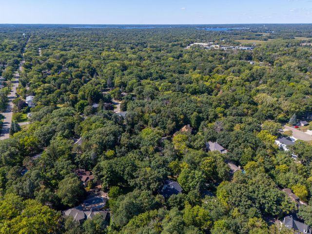 4166 Heatherton Place, Minnetonka, MN 55345