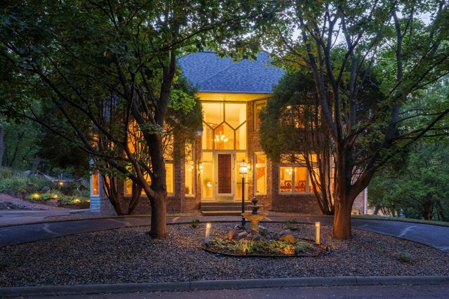 4166 Heatherton Place, Minnetonka, MN 55345