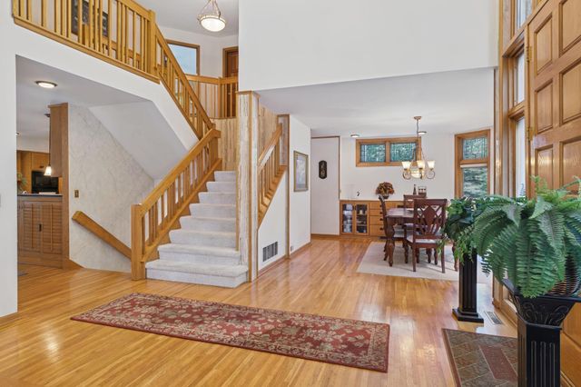 4166 Heatherton Place, Minnetonka, MN 55345