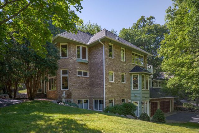 4166 Heatherton Place, Minnetonka, MN 55345