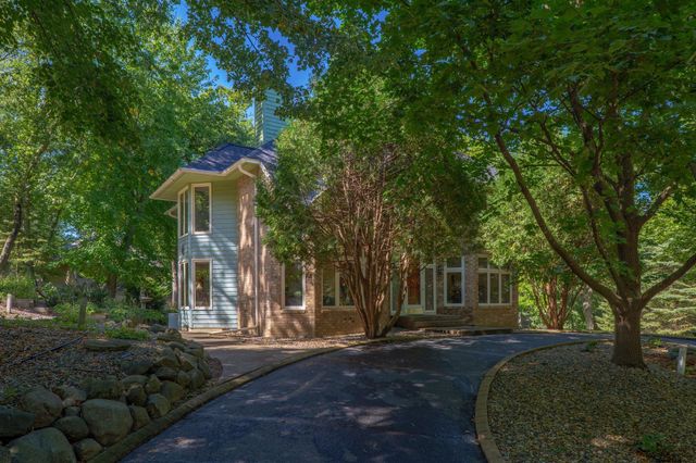 4166 Heatherton Place, Minnetonka, MN 55345