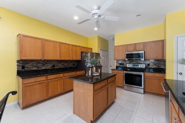 3463 CREEK RUN LANE, Eustis, FL 32736