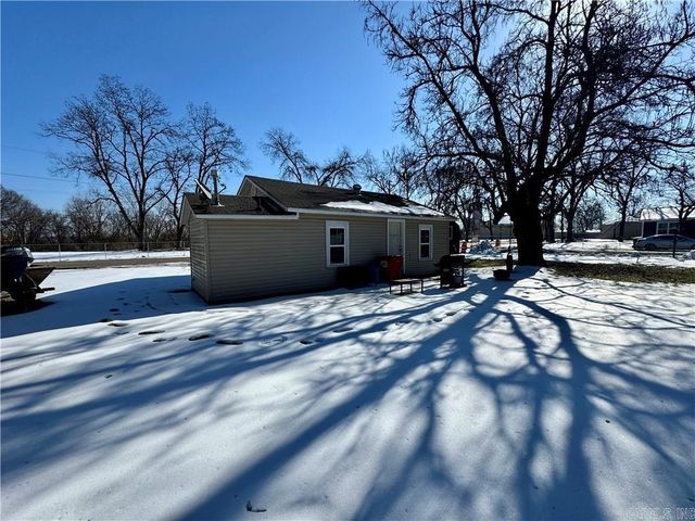 620 S Front, Dardanelle, AR 72834