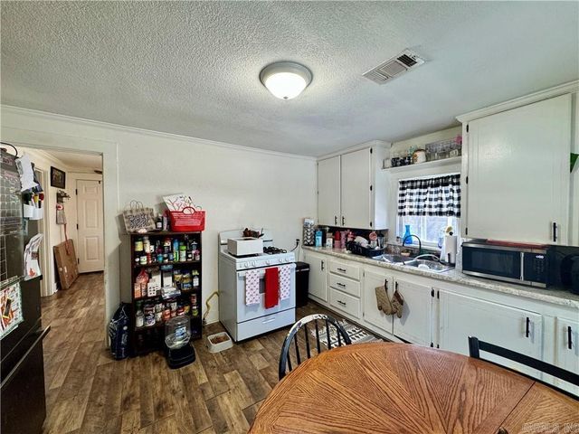 620 S Front, Dardanelle, AR 72834