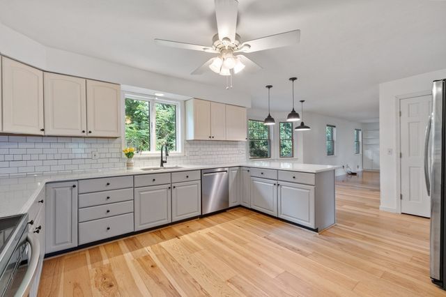 116 Island Rd, Lunenburg, MA 01462
